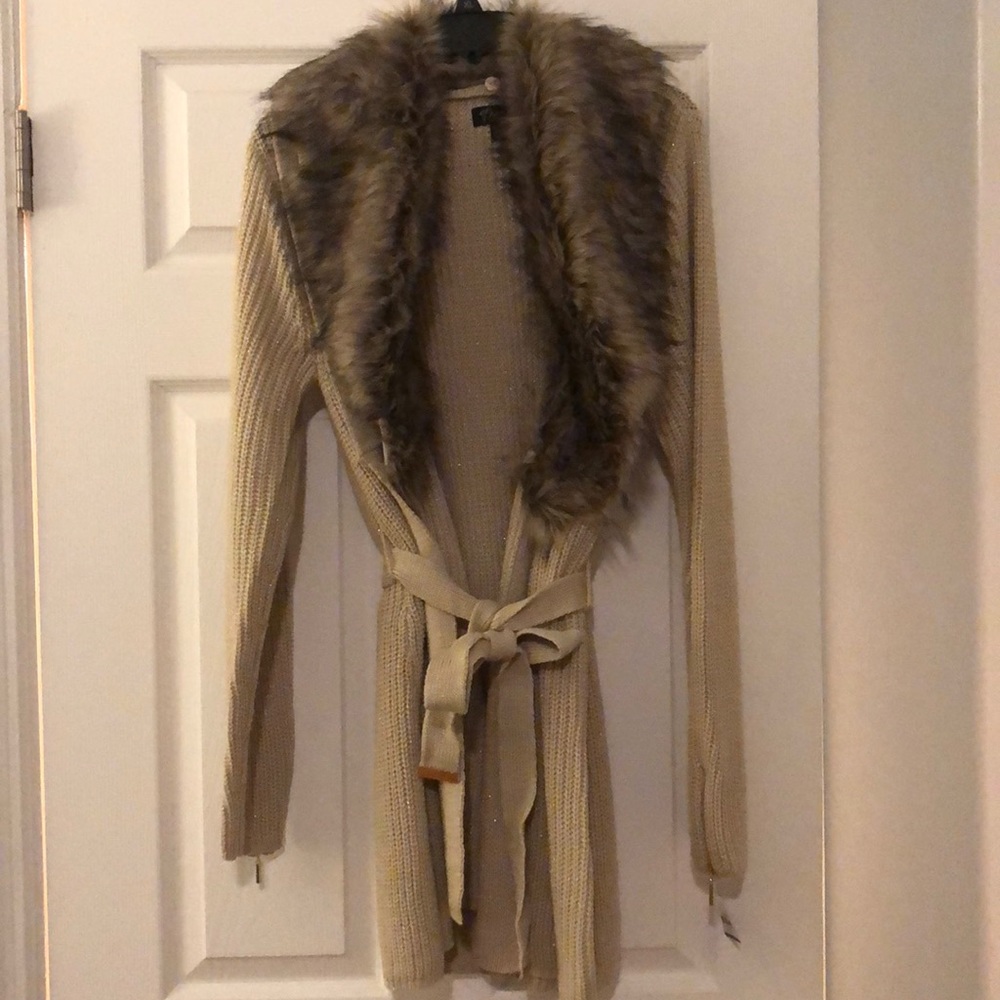 Never been worn Thalia Sodi Sweater